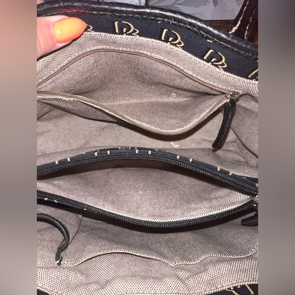 Dooney & Bourke Black and Gold Luxury Purse GUC - Picture 11 of 12